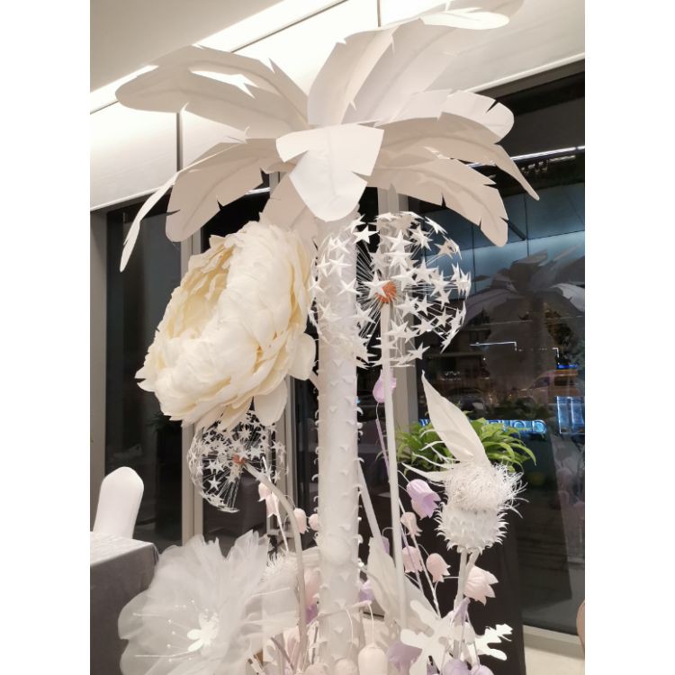 Grande árvore de coco de papel